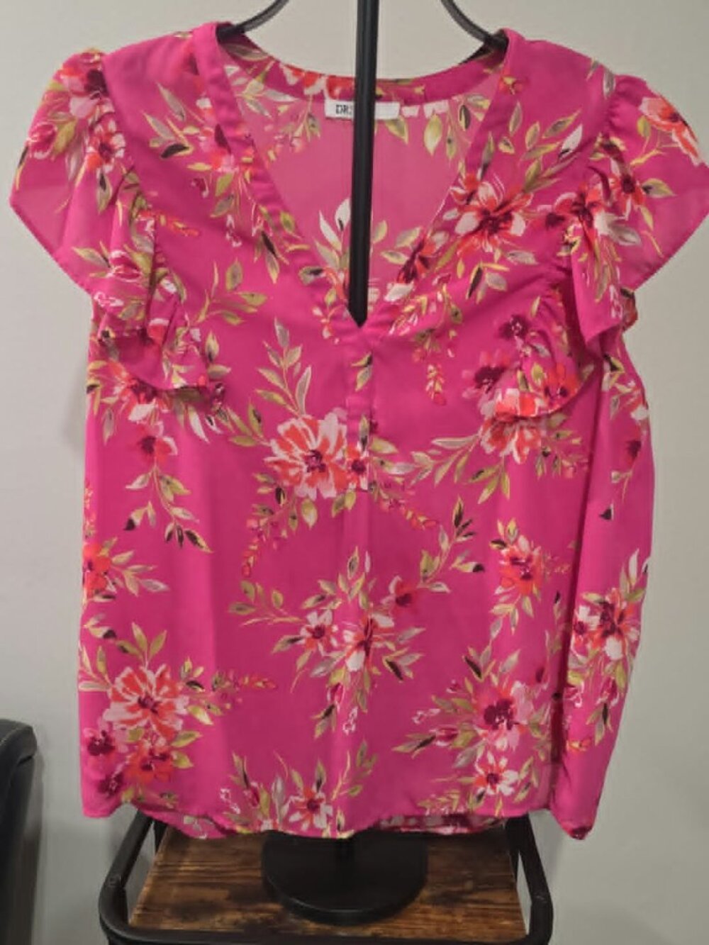 DR2 Pink Floral Ruffle Short Sleeve V-Neck Blouse – XL